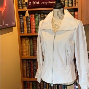 WORTH ZIPPER JACKET. Never worn. Size 6. White.
